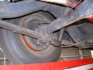 Foutief bevestigde bouten (de twee bouten rechts).