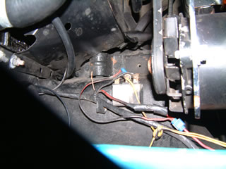 Look at the wiring near the broken horn relay, doesn't that make you cry?